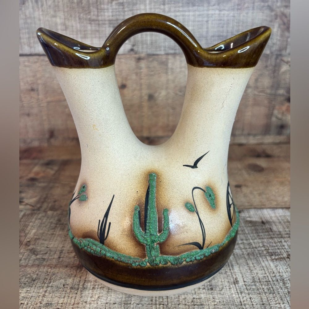 VTG Navajo Betty Selby 1985 Southwestern Pottery Wedding Vase-Relief Cactus-8”